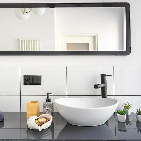 Stylish In The Heart Of The City. Apartament